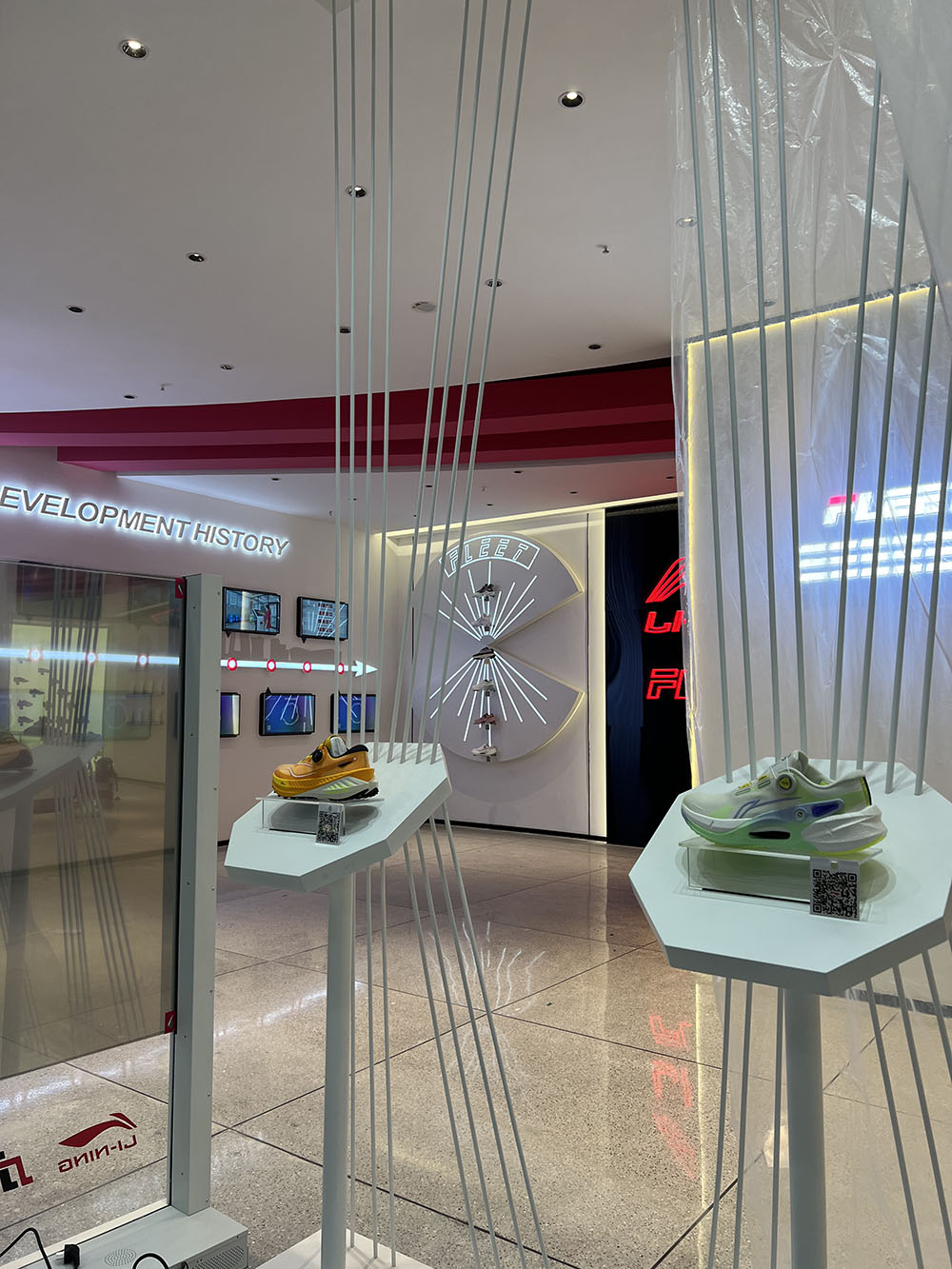 鞋品和二維碼 鞋品和二維碼